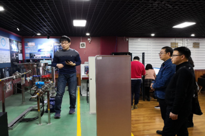 應(yīng)用化學(xué)工程學(xué)院深化校企合作，共探教育軟件開(kāi)發(fā)新路徑